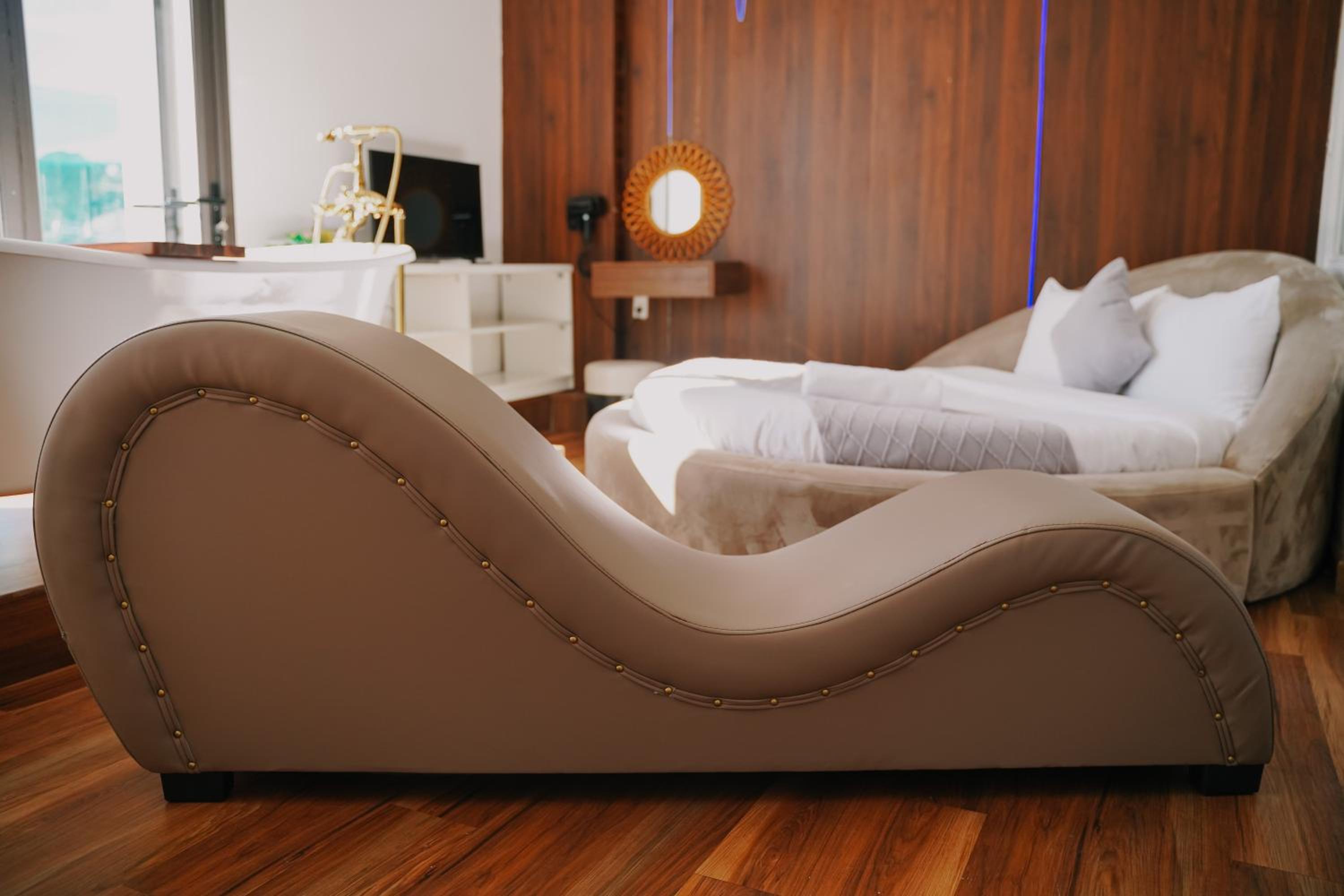 Ngàn Phố Studio & Love Hotel