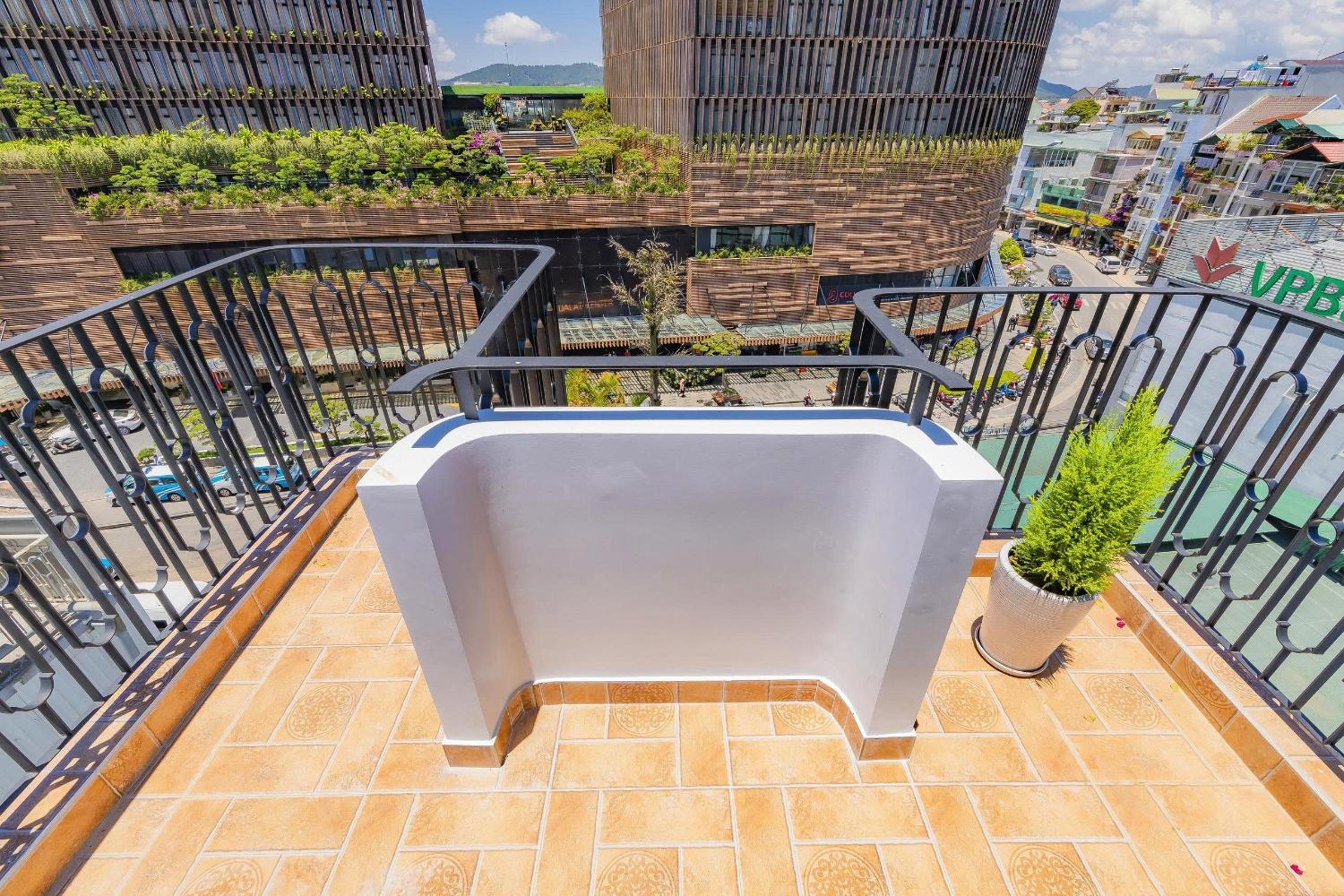 Khanh Uyen 1 Hotel