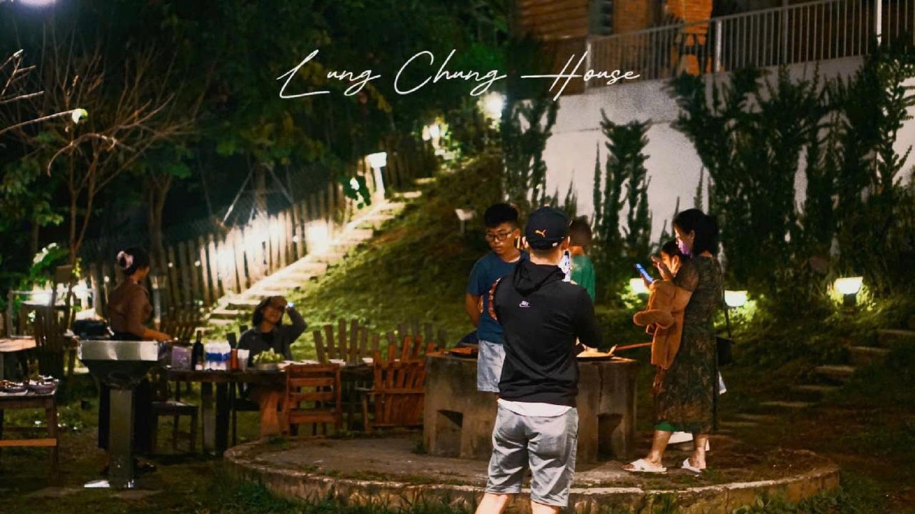 Lưng Chừng House