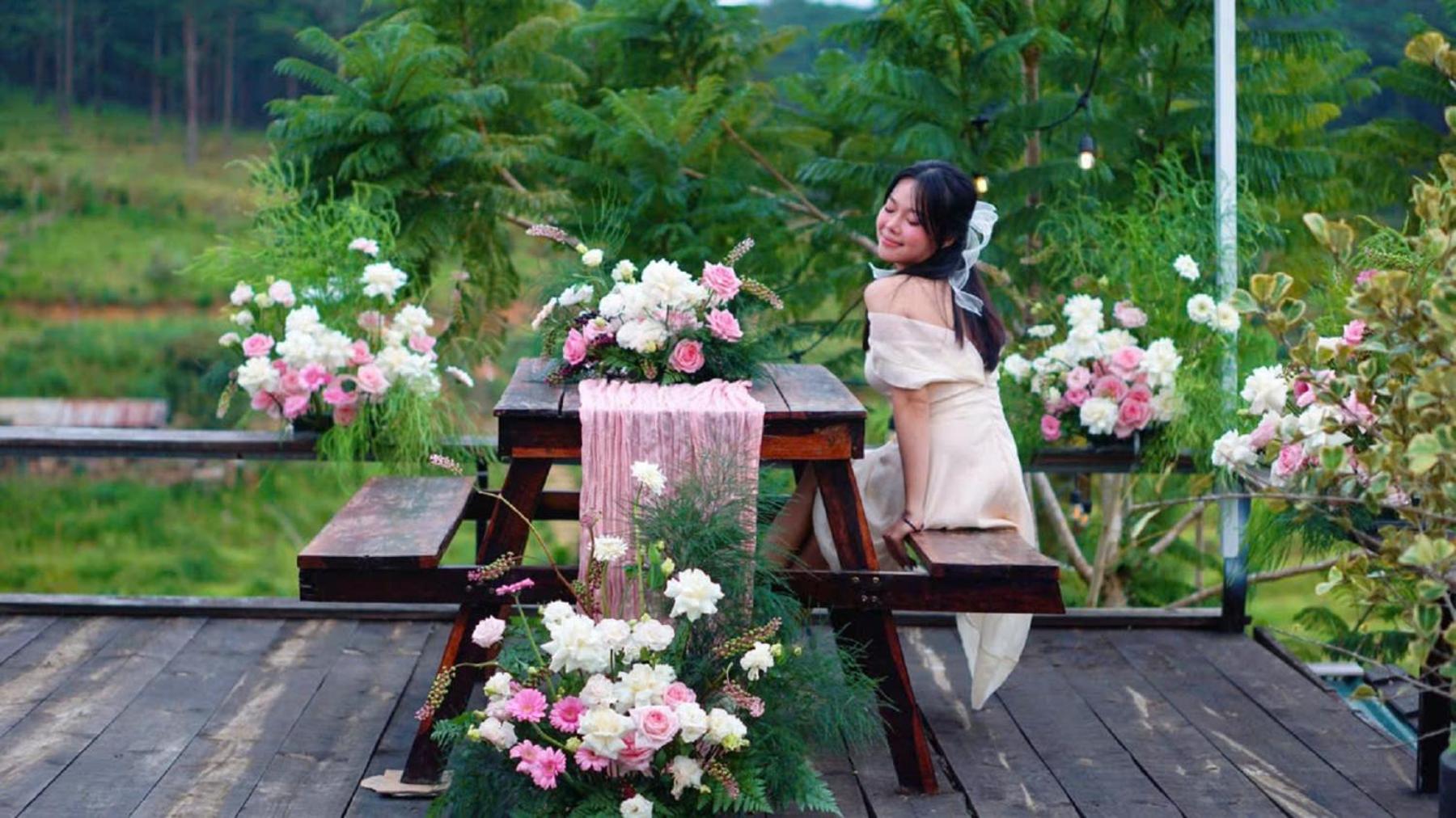 Lưng Chừng House