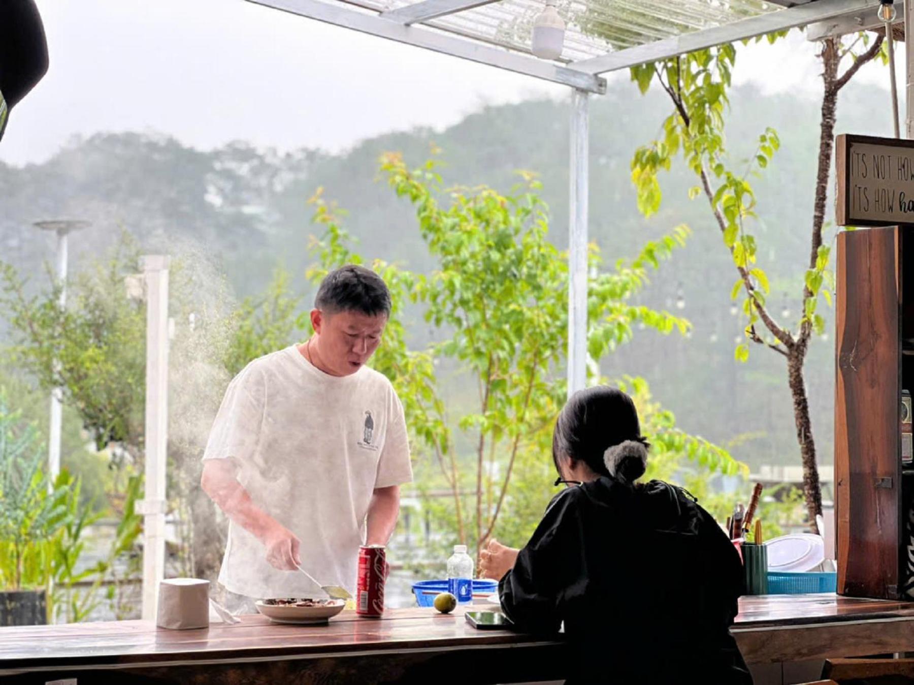 Lưng Chừng House