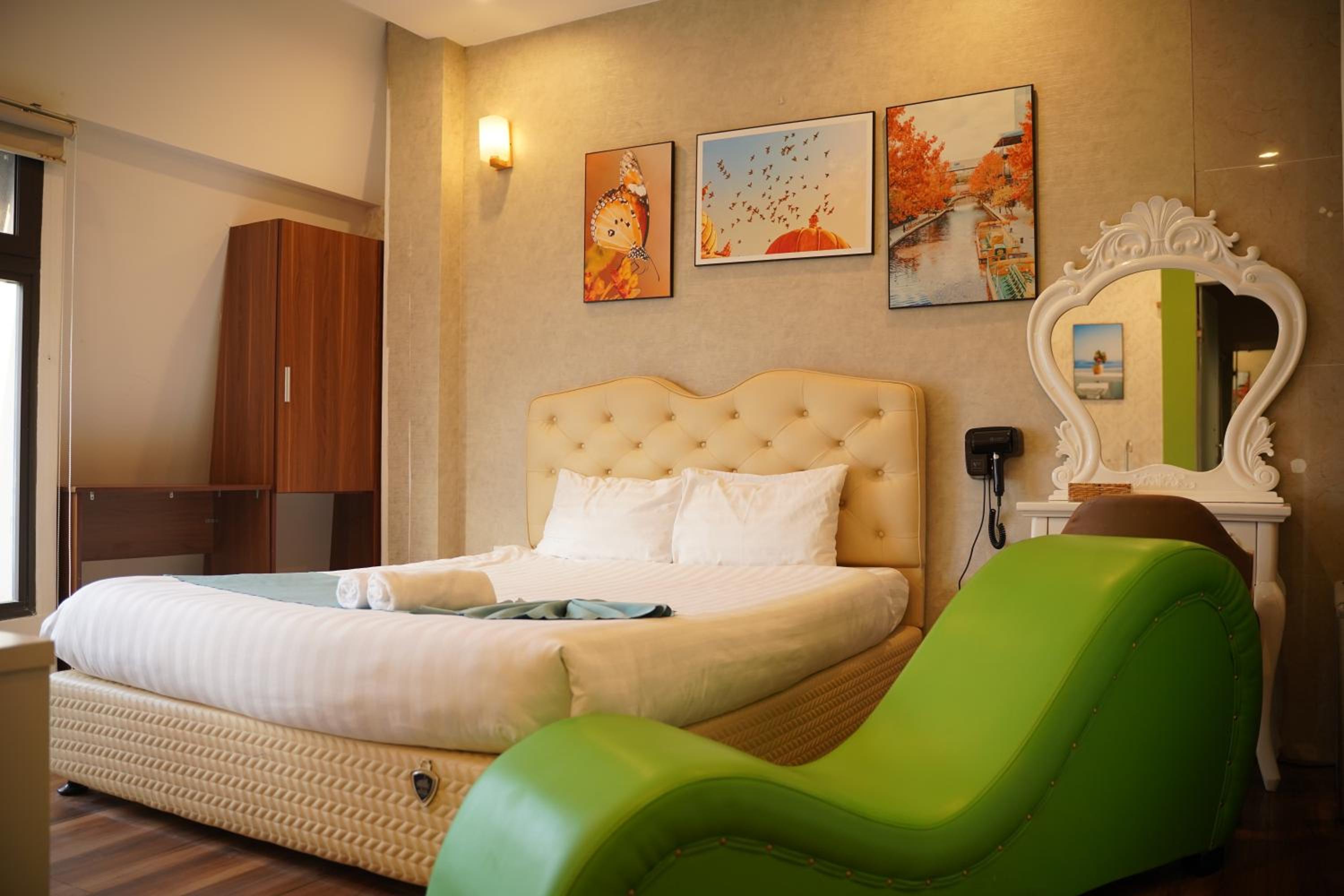 Ngàn Phố Studio & Love Hotel