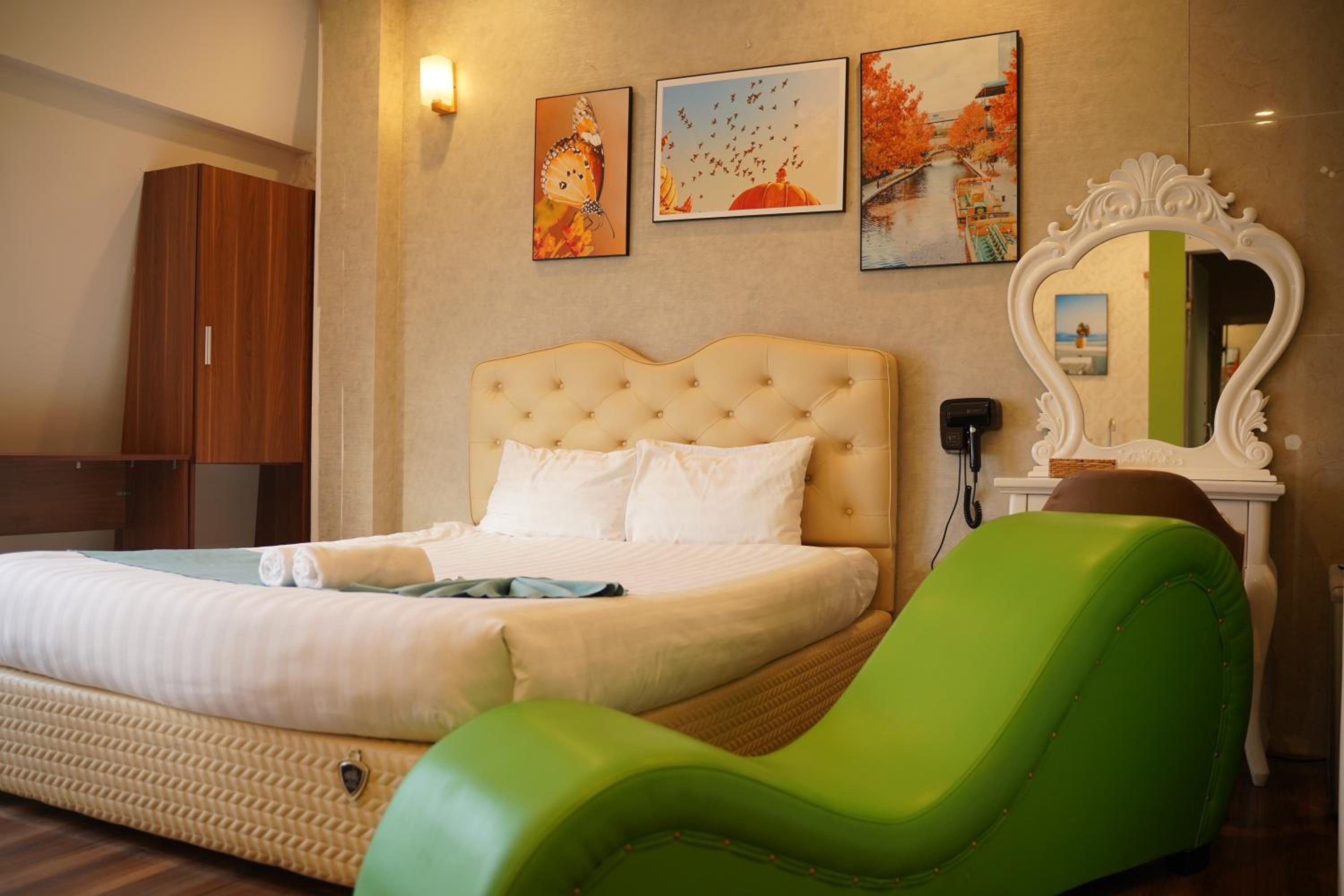 Ngàn Phố Studio & Love Hotel