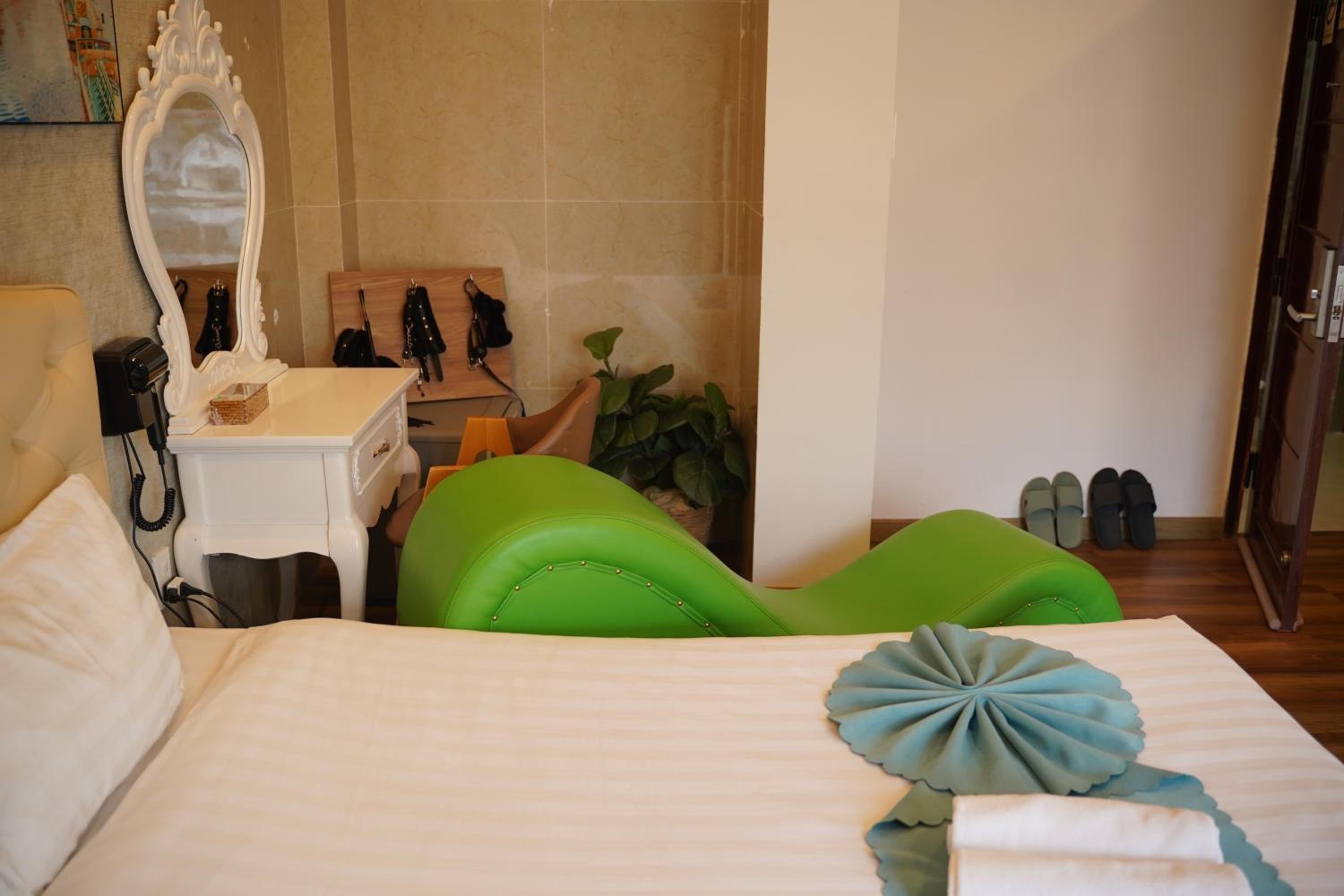 Ngàn Phố Studio & Love Hotel