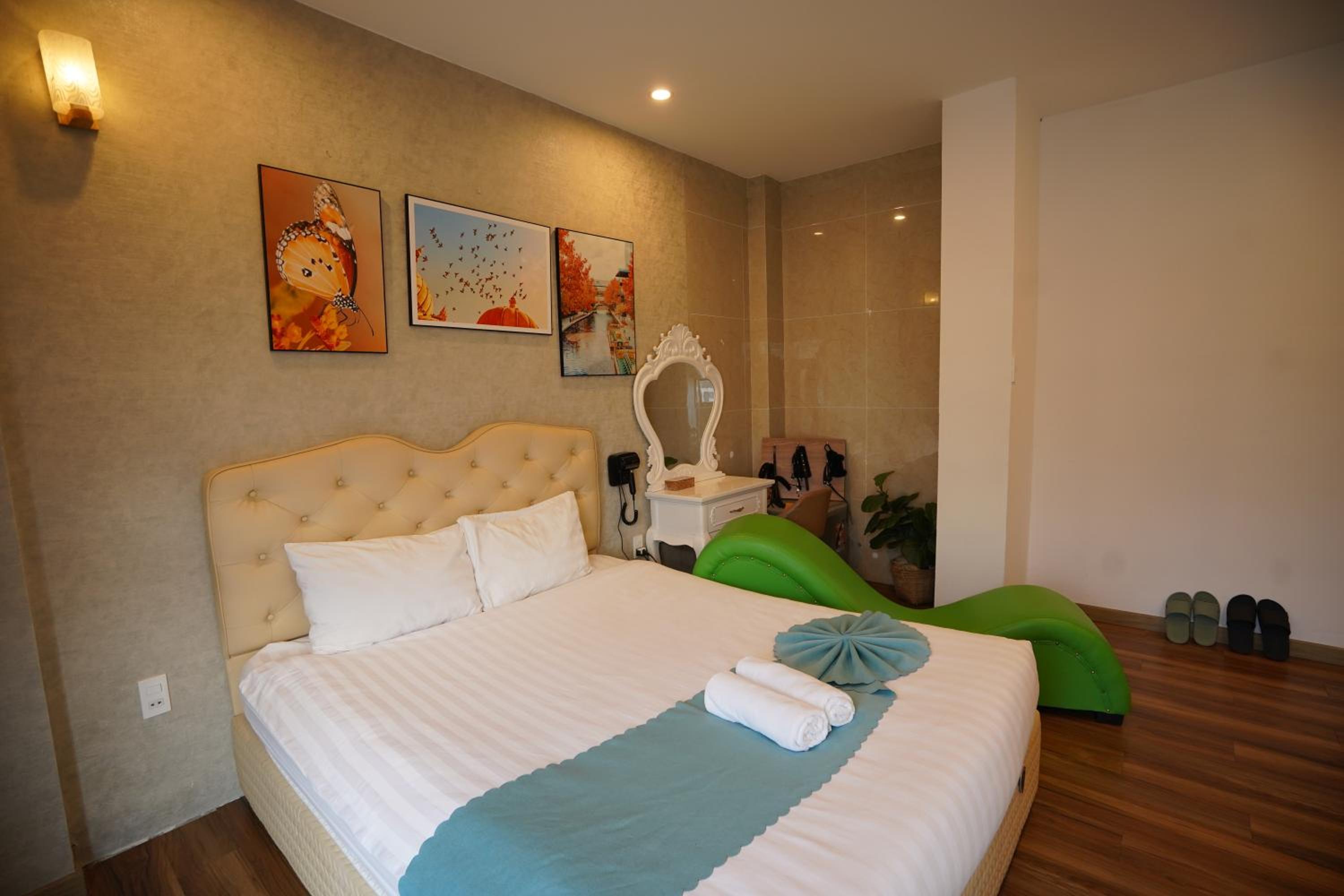 Ngàn Phố Studio & Love Hotel