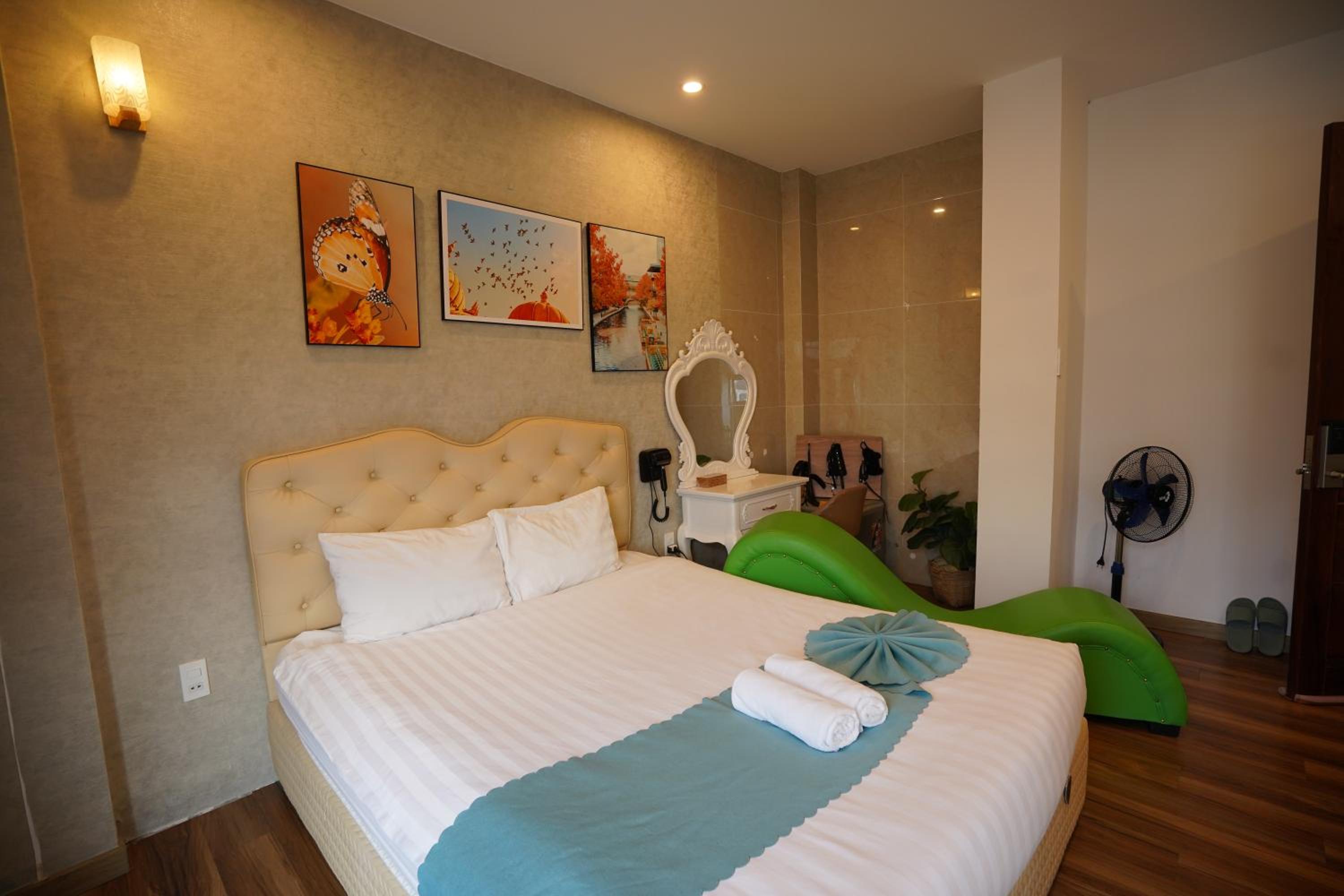 Ngàn Phố Studio & Love Hotel