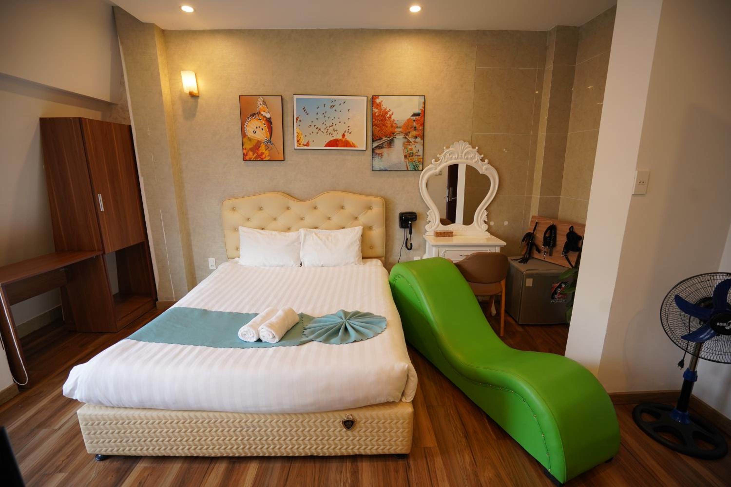 Ngàn Phố Studio & Love Hotel