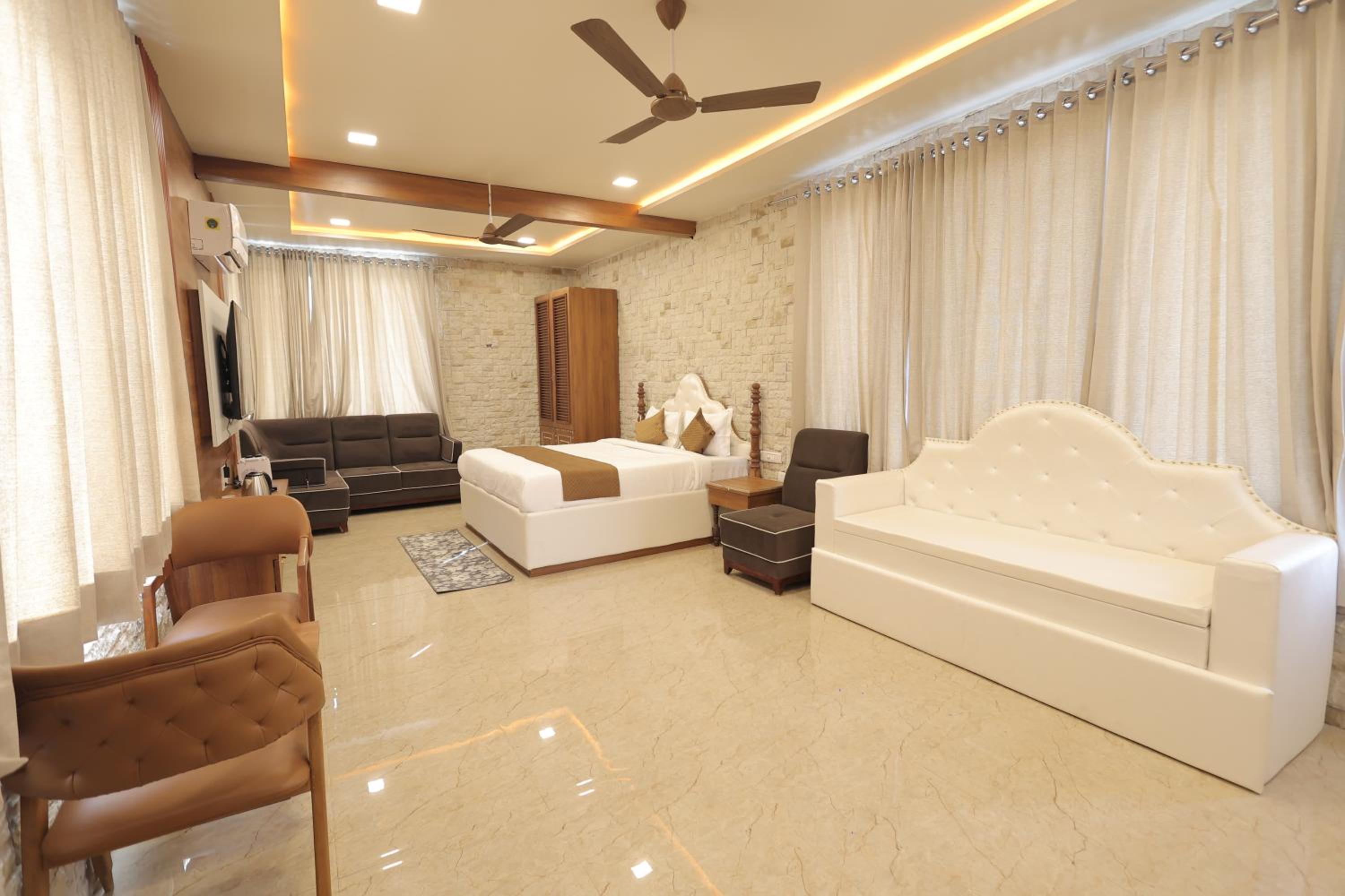 Marble lounge with sofa