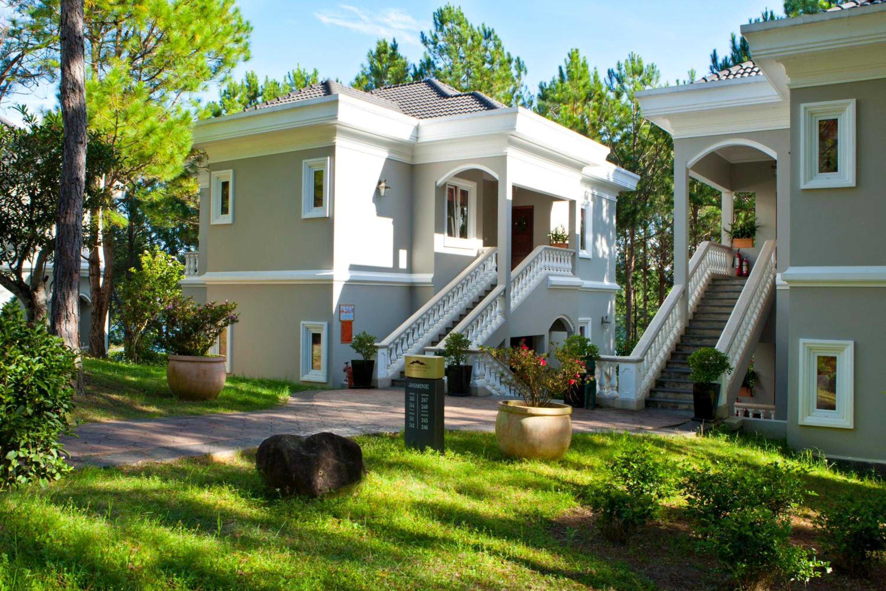 Dalat Edensee Lake Resort & Spa