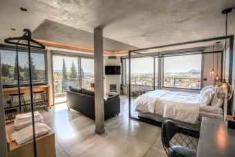 Meteora Heaven and Earth premium suites - Adults Friendly