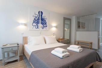 WHITE W1 New studio in Naousa