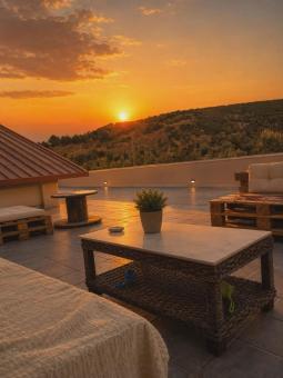 Balcony Bliss Retreat- Family Friendly