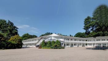 Hotels with jacuzzi à North Kingstown