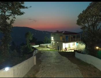 bed & breakfast à Lohaghāt