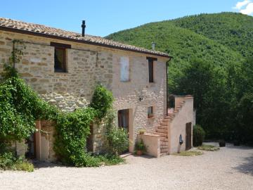 Peaceful Cottage in Pergola with Private Terrace