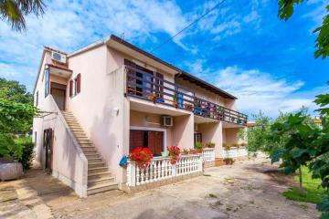 Apartments Vitomir