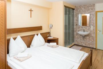 Rosslwirt A1-Self-Check-In-Motel