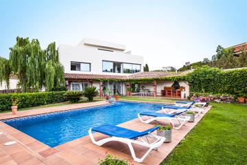 Villa Garriguella