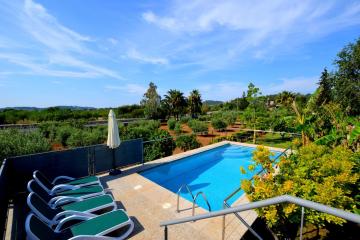 Finca with Pool in Selva