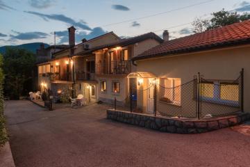 Apartments Sušanj