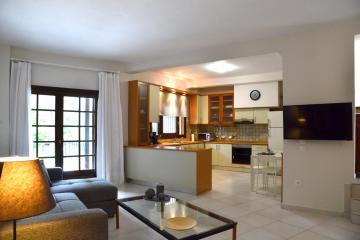 B home in Panorama