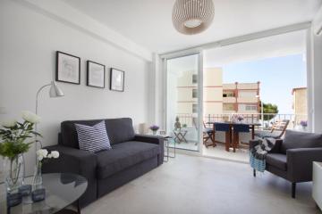Hip & Cozy 2 room apt