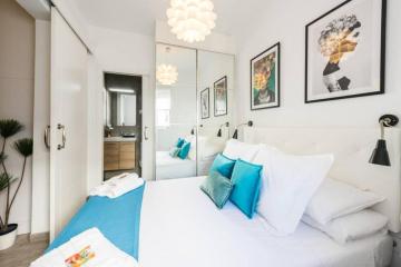 City center, walking distance to all landmarks!!!