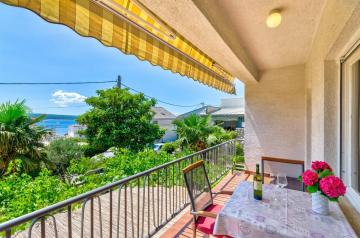 One-Bedroom Apartment in Crikvenica V