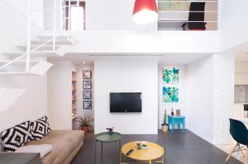 Design and luminous duplex in the old town