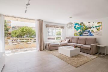 Sunny Corner - Fontanilla Beach