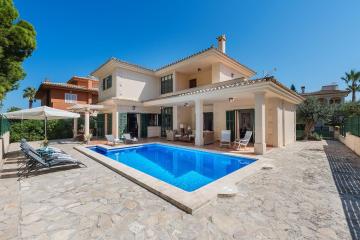 Casa Martina - Private Pool & 150m from the Beach