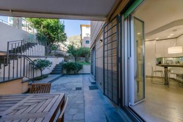 ALTIDO Elegant Apt for 4, moments from the Sea