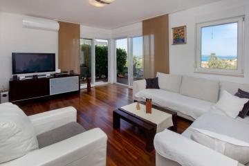 Consuela Apartment