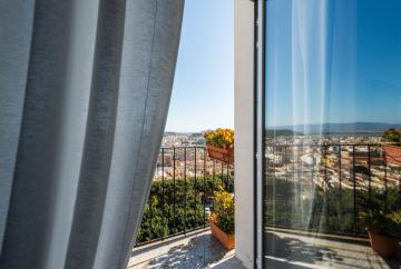 Vico 6 - Enchanting view in the City Center