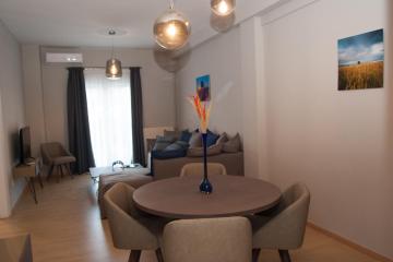 Stylish Zoi's appartment next to HELEXPO, White Tower