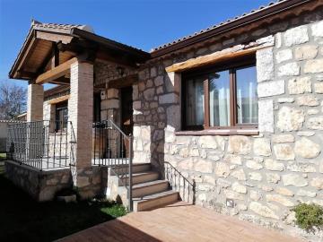 Casa Entre Hoces810paxJardín y barbacoa