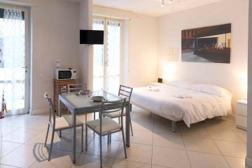ALTIDO Charming Apt with Terrace next to Giardino Scotto