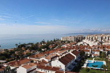 Coqueto apartamento con vista al mar