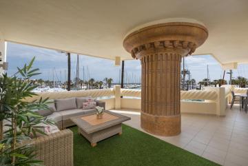 WintowinRentals Luxury and Sea View inside Puerto Marina