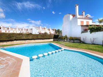 Holiday Home Canaries-1