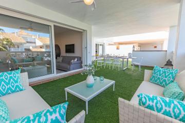 LAS CAÑAS BEACHFRONT HAVEN