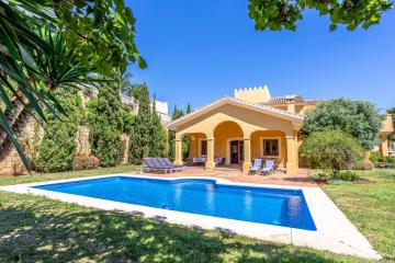 Villa Almendros