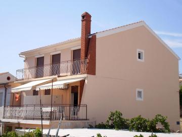 Apartments Srećko - close to center with terrace