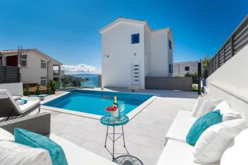 Villa Miholina - with heated swimming pool