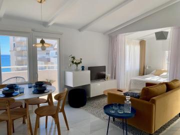 LUXURY PENTHOUSE, SEA VIEWS, 50m FROM THE BEACH!
