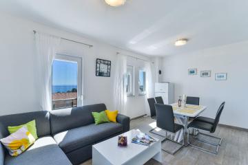 Crowonder Luxury Vir- 6 New Apartments for Families with Playground for Kids