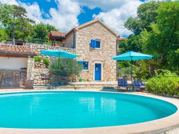 Rural house for two Privat pool outdoor kitchen fenced garden and sea view