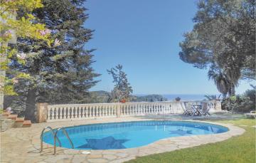 Amazing home in Tossa de Mar with 7 Bedrooms, WiFi and Outdoor swimming pool