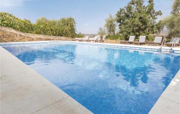 Stunning home in Sayalonga with 13 Bedrooms, WiFi and Outdoor swimming pool