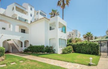 Stunning apartment in Riviera del Sol with 2 Bedrooms, WiFi and Outdoor swimming pool